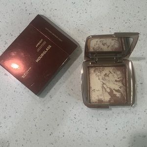 Hourglass, ambient lighting bronzer